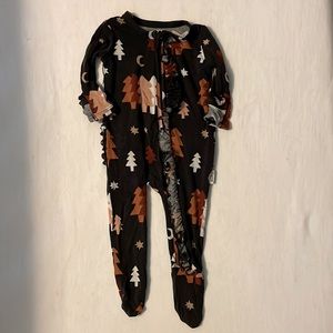 Gigi and Max - Newborn Bamboo Ruffle Footie